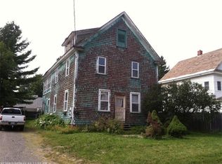 2 Bowdoin St, Houlton, ME 04730
