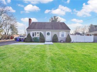 25 Burt Dr, Middlefield, CT 06455