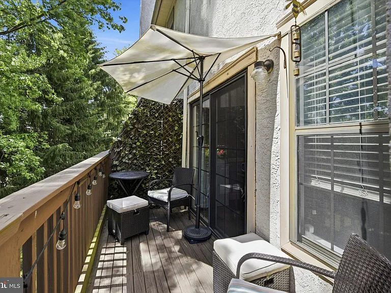 158 Mansion House Dr — Photo 12