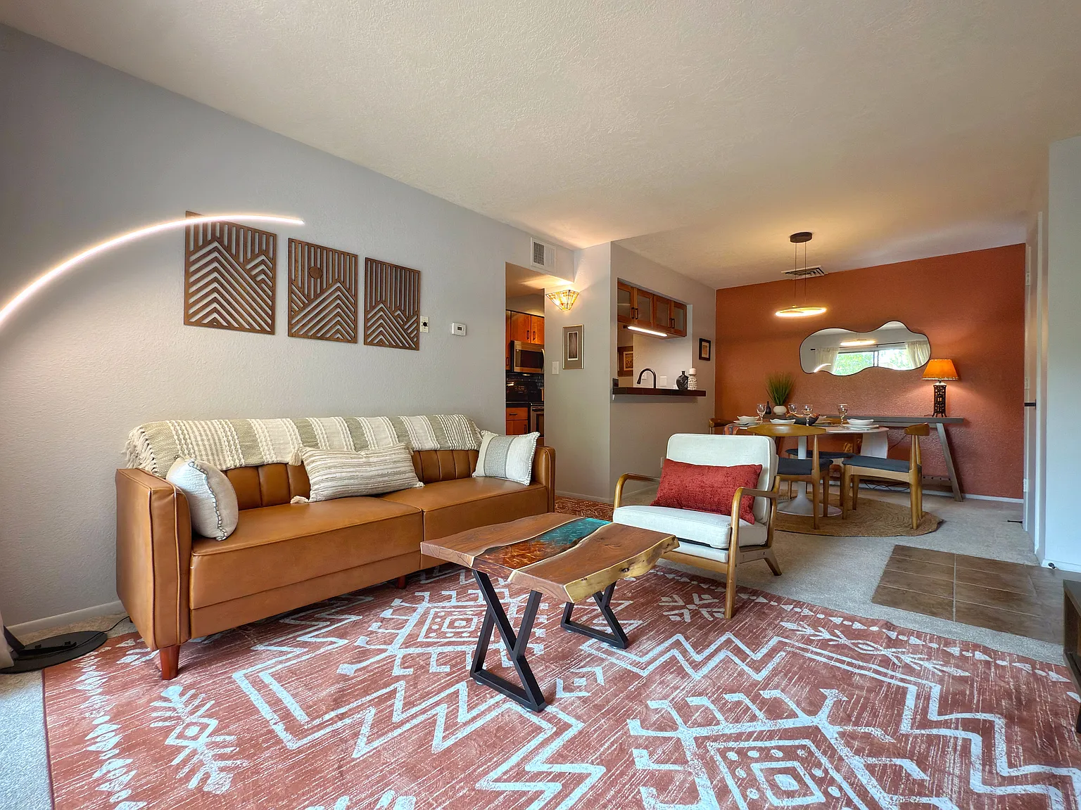 941 Calle Mejia — Photo 2