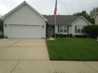 51 Raven Dr, Aurora, IL 60506