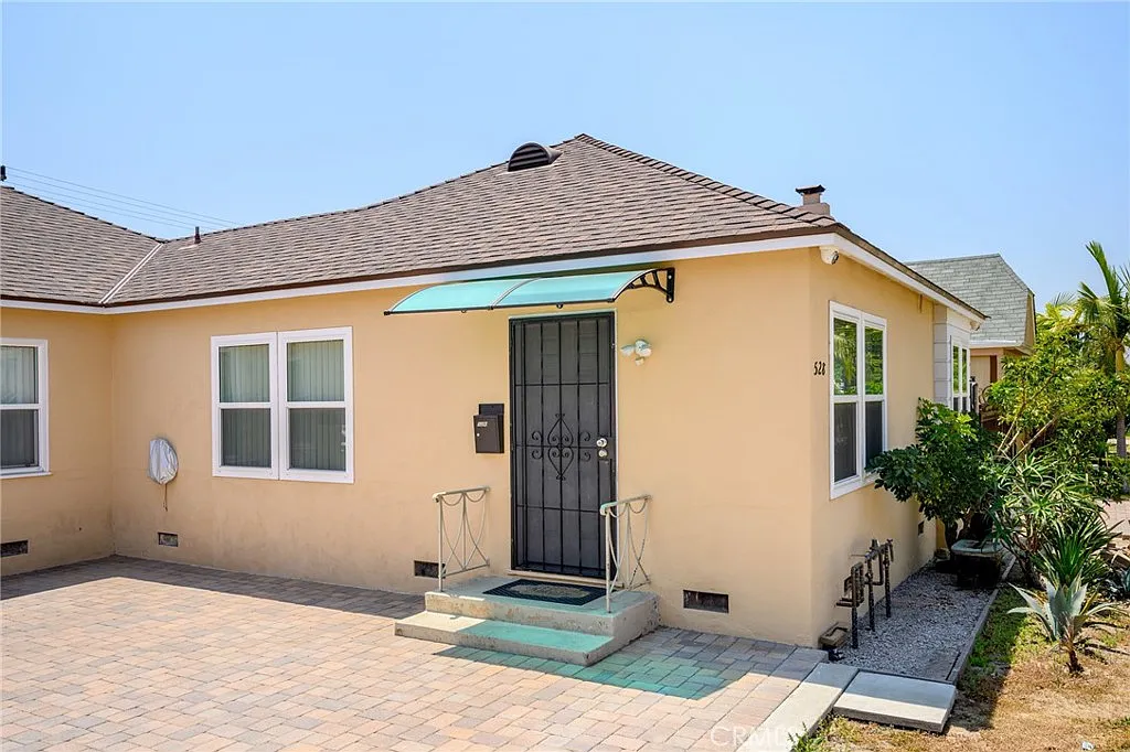 1 bed, 800 sqft, $2,500 — Photo 1