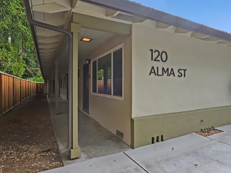 120 Alma St #2 — Photo 1