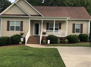 810 Old Castle Dr, Randleman, NC 27317