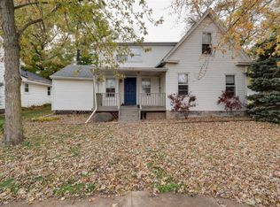 110 N Lee St, Lexington, IL 61753