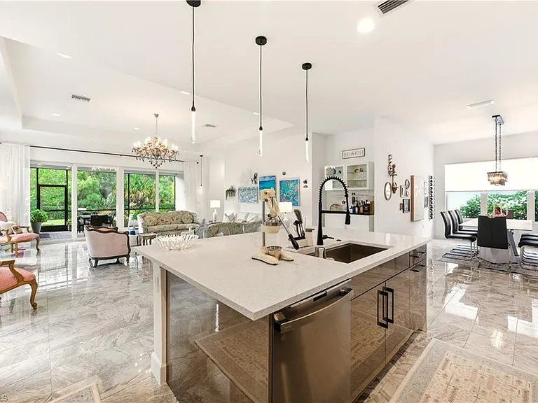 11899 Gardenia Ave — Photo 12