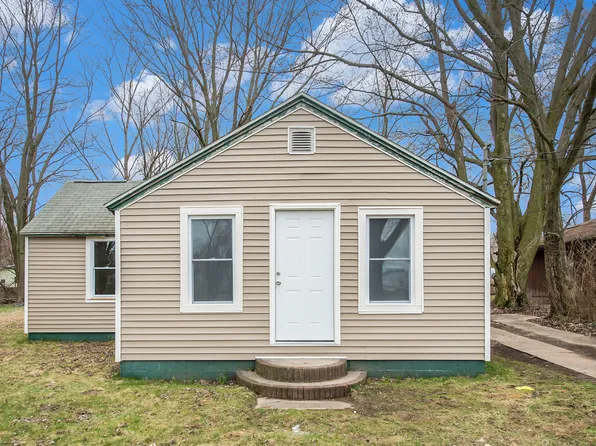 1613 Norton Ave, Benton Harbor, MI 49022