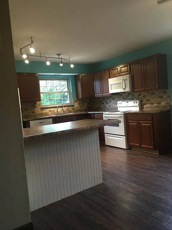 744 Harvard Dr photo 1