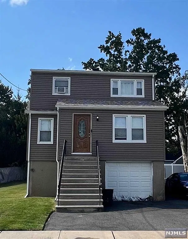 2 bed, 780 sqft, $2,600 — Photo 1