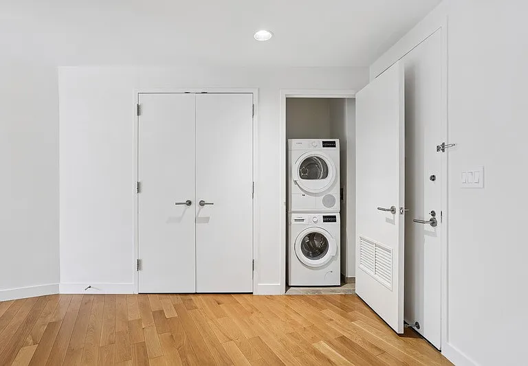 Step into convenience and modern living at Arbor. This thoughtfully designed unit features an in-home washer and dryer, maximizing your comfort and efficiency. Elevate your lifestyle todaya"schedule a tour to learn more!