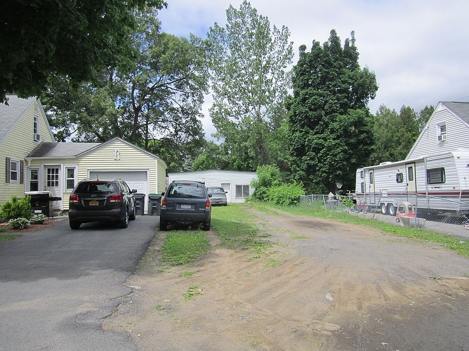 2nd image of 5 7th St