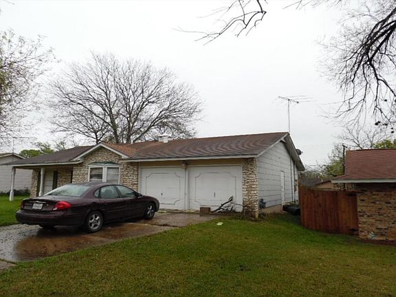 3rd image of 222 Whispering Oaks