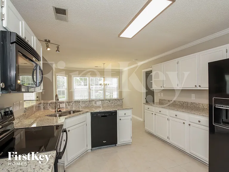 13646 Annsdale Ln — Photo 6