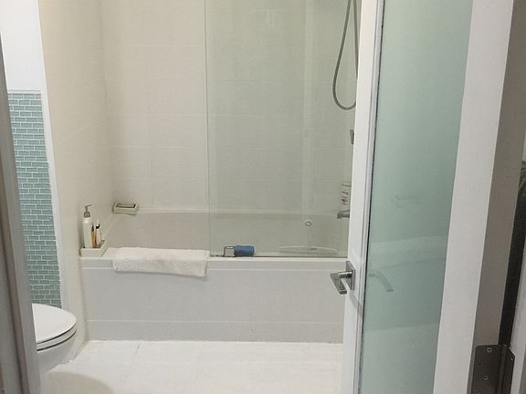 4th image of 645 W 9th St APT 629