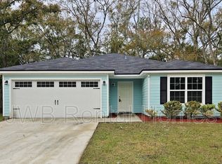 2562 Red Robin Dr W, Jacksonville, FL 32210