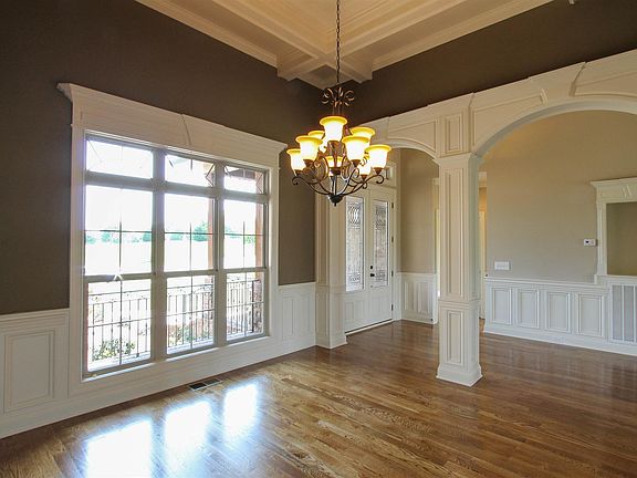 3rd image of 803 Stone Brook Dr #2