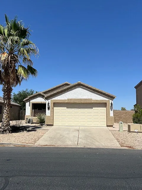 3 bed, 2.0 bath, 1281 sqft, $1,475 — Photo 1
