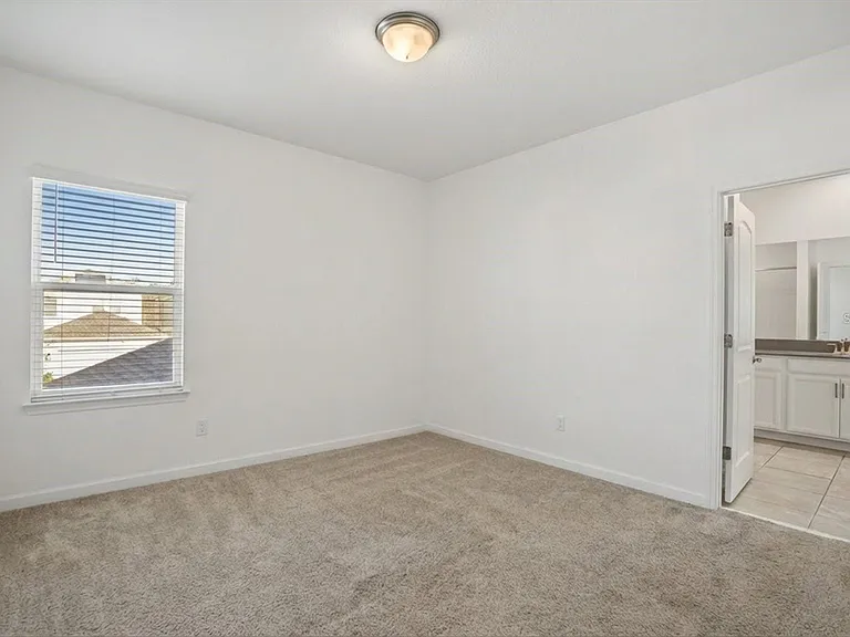 2999 Addison Blvd — Photo 11