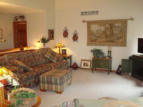5th image of 4256 Woodstream Dr