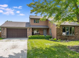 106 Blackhawk Dr, Minooka, IL 60447