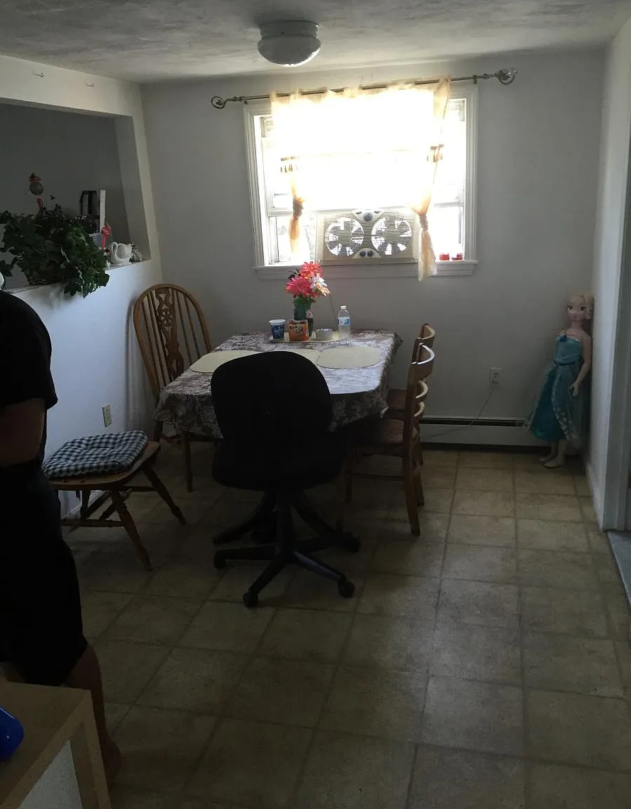 3 bed, 1200 sqft, $3,000 — Photo 4