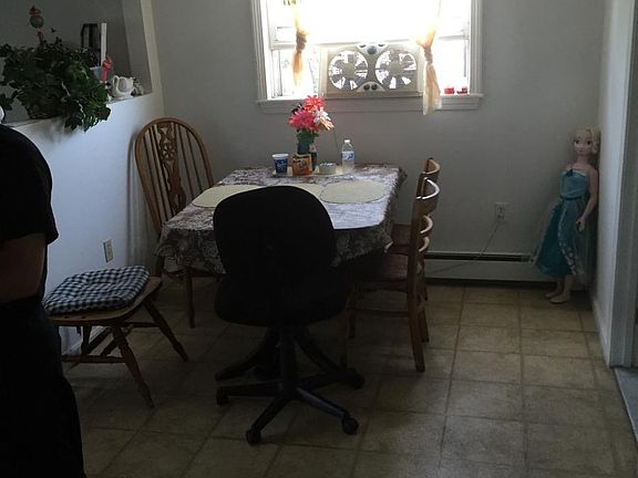 4th image of 85 Glen St
