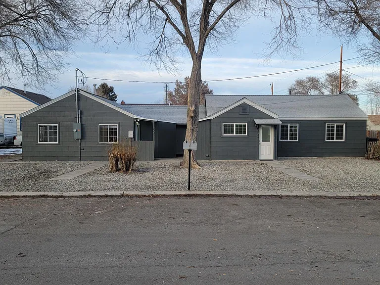 521 E Jefferson St — Photo 24