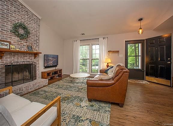 5th image of 9601 Leeswood Ln