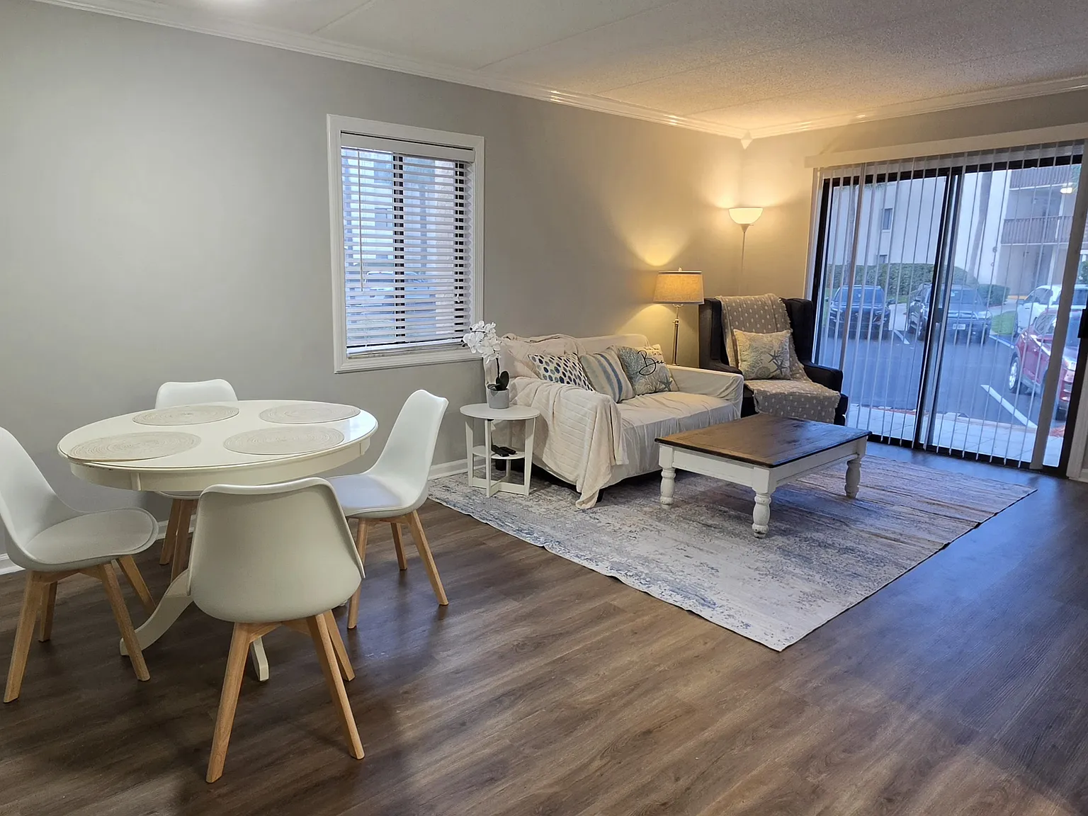 2 bed, 878 sqft, $3,500 — Photo 3