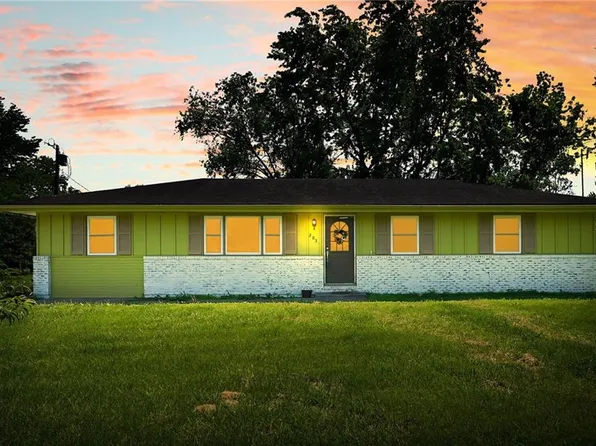 203 8th St, Garden City, MO 64747