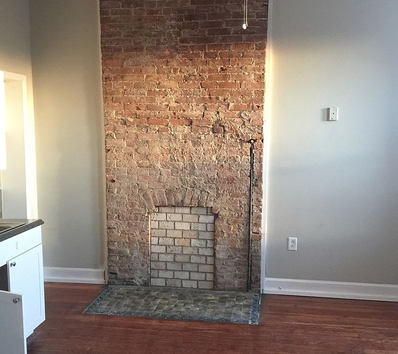 2nd image of 179 E Loudon Ave #6