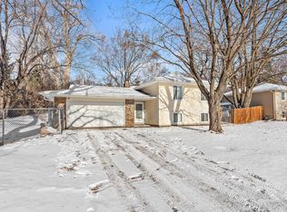 8117 Hearthside Rd S, Cottage Grove, MN 55016