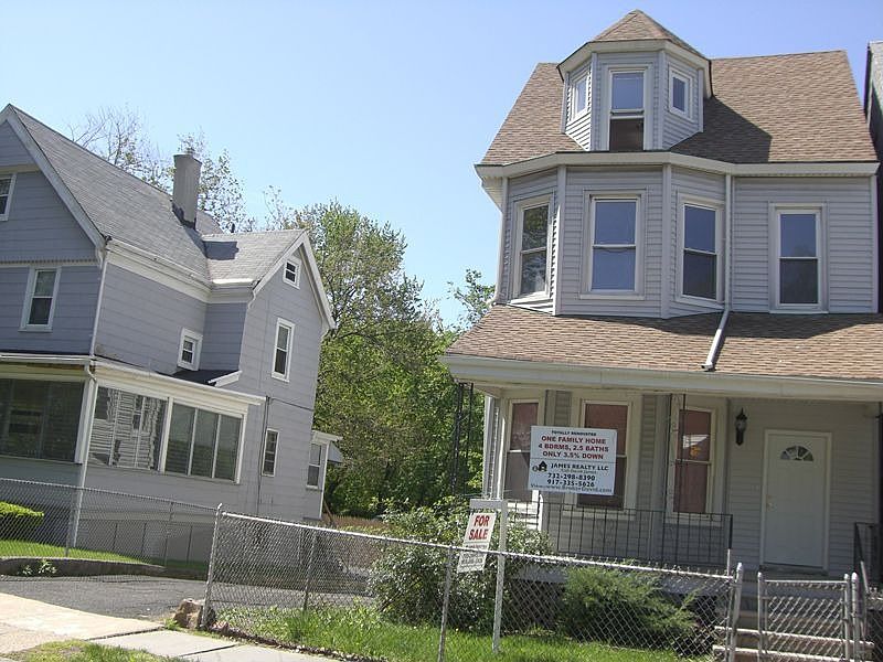 1st image of 247 William St