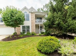 5616 S Greenway Ct APT F, Cleveland, OH 44143