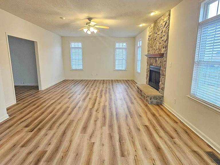 2822 Slingerland Dr — Photo 12