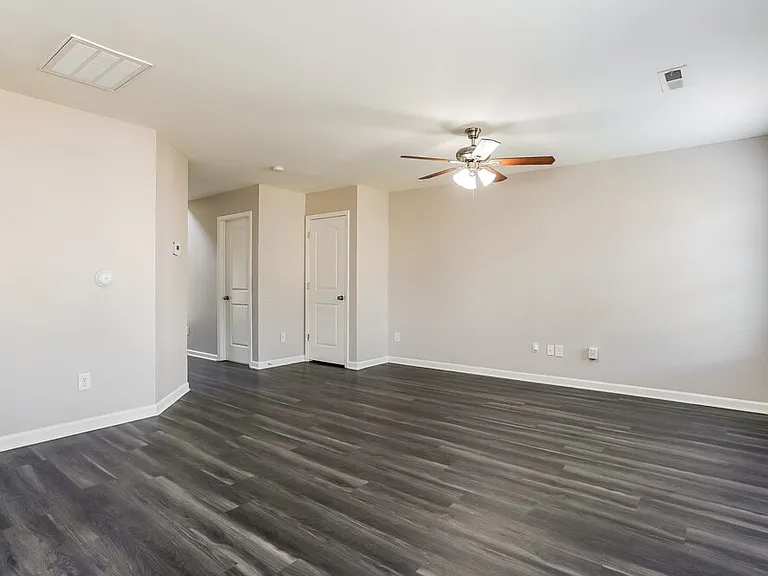1615 Moineau Ln — Photo 4