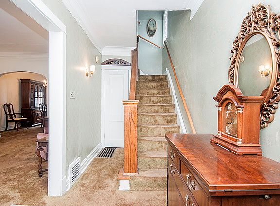 2nd image of 513 Gunderson Ave