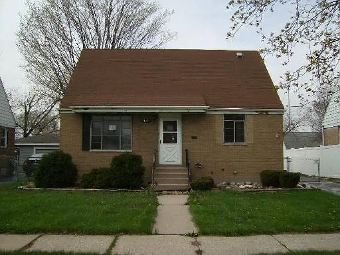 17514 Roy St photo 1