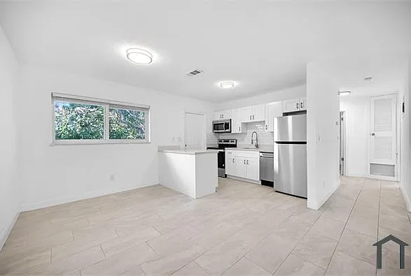 1400 NW 2nd Ave #B — Photo 4