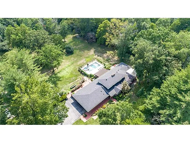 9934 Litzsinger Rd photo 1
