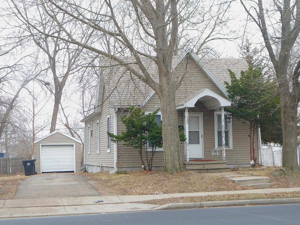 1st image of 1123 6th St