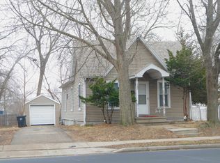 1123 6th St, Beloit, WI 53511