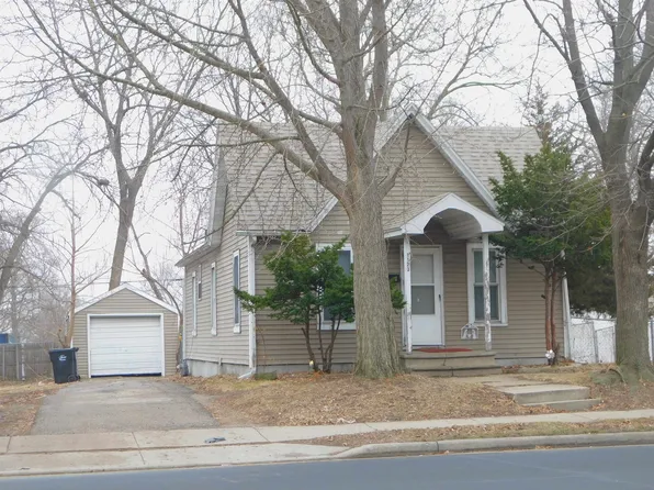 1123 6th St, Beloit, WI 53511