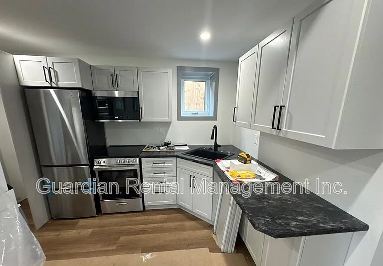 214 Windemere Ave S — Photo 1