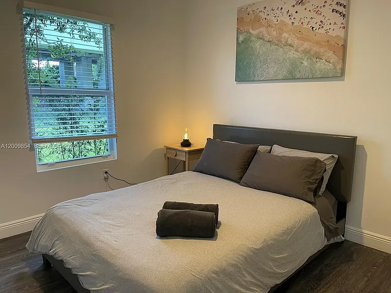 4034 NW 23rd Ave — Photo 10