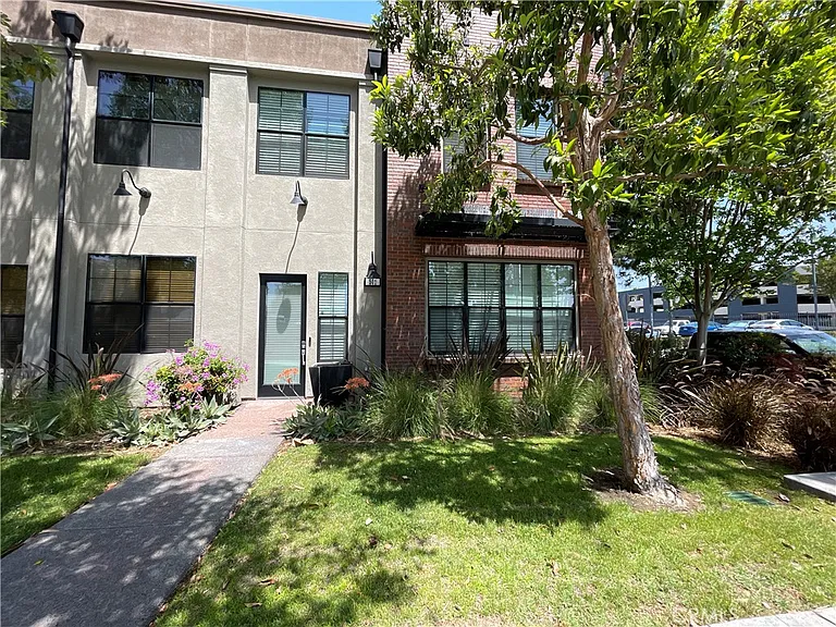 501 W Maple Ave — Photo 3