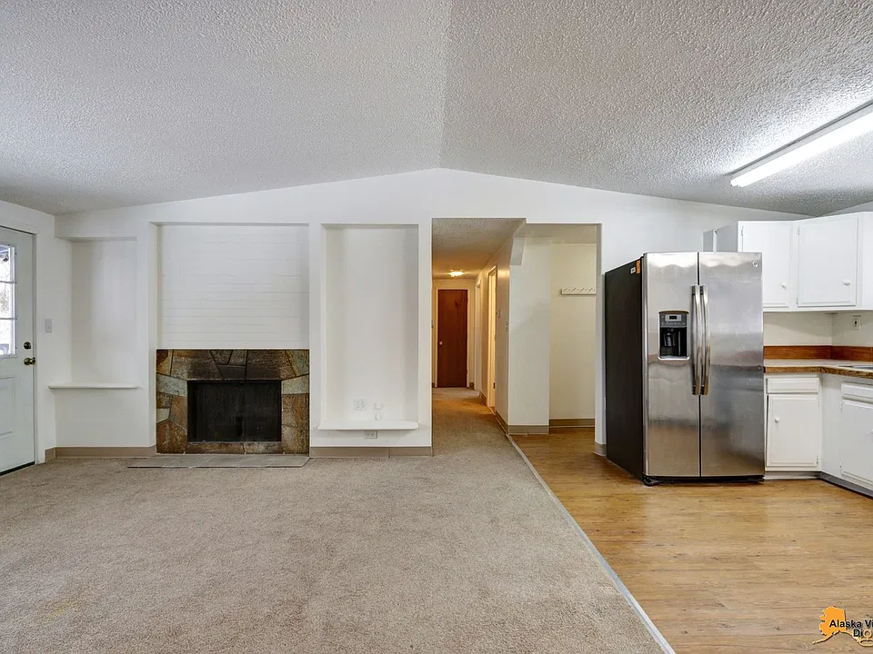 3004 Doris St