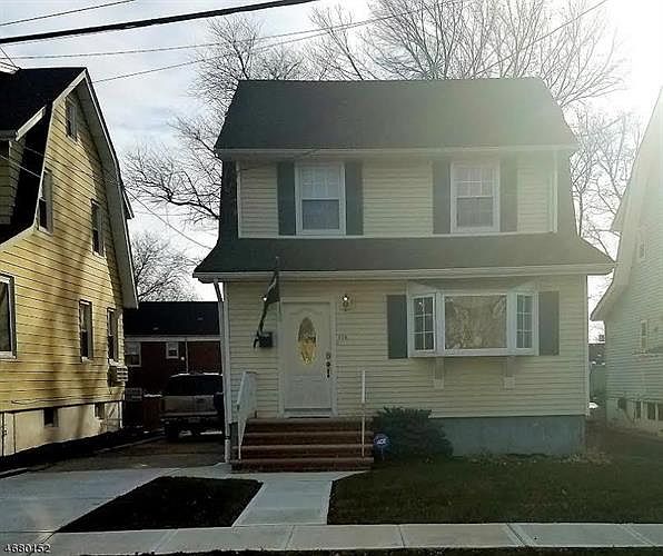 1st image of 174 Hollywood Ave