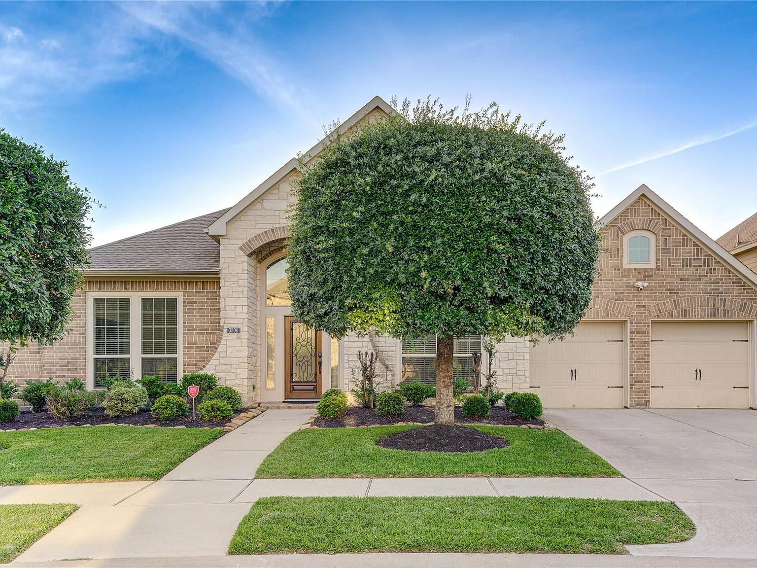 4 bed, 3.5 bath, 3548 sqft, $3,950 — Photo 1