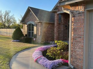 780 Kingsgate Rd, Yukon, OK 73099